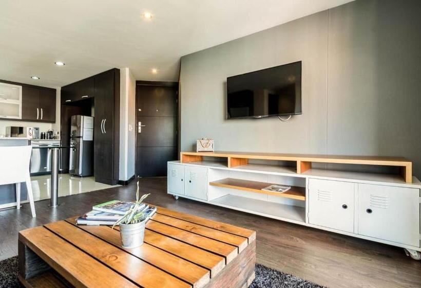 带1个卧室的带阳台的公寓, Poblado Alejandria