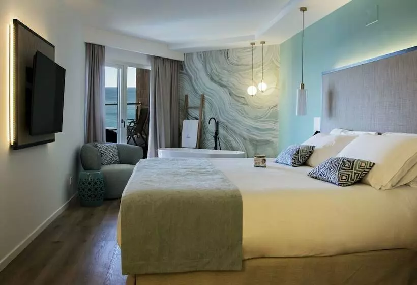 سوییت جونیور با چشم‌انداز دریا, Suites Del Mar By Melia