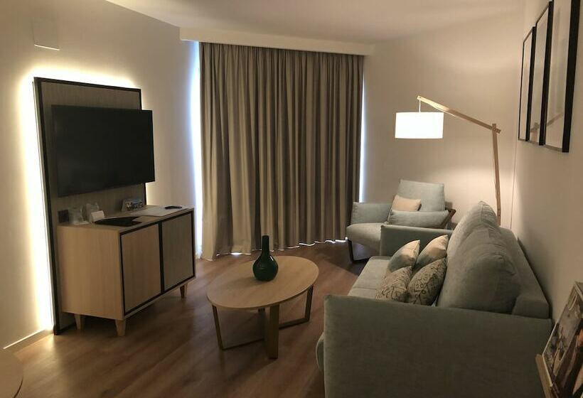 سوئیت جونیور با چشمانداز, Suites Del Mar By Melia