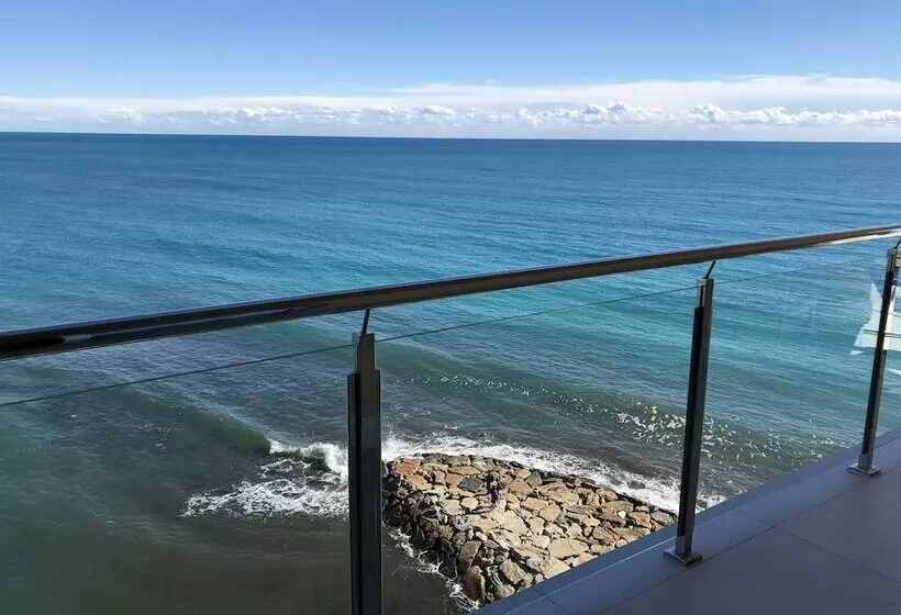 سوییت جونیور با چشم‌انداز دریا, Suites Del Mar By Melia