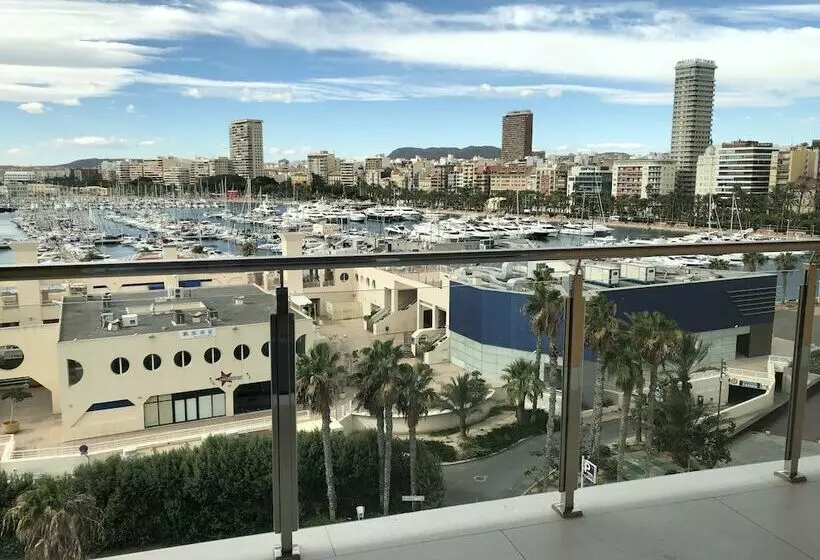 سوئیت جونیور با چشم‌انداز, Suites Del Mar By Melia