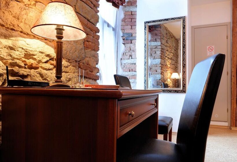 اتاق استاندارد, St.olav