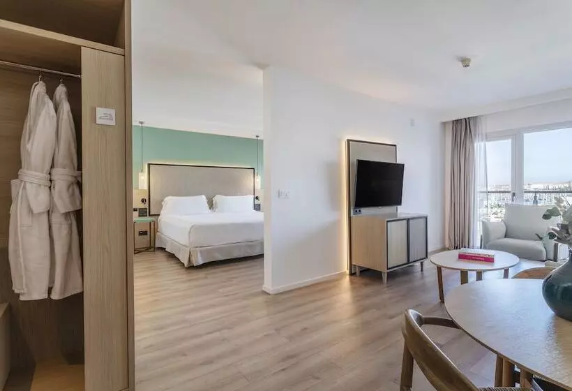 سوئیت جونیور با چشم‌انداز, Suites Del Mar By Melia