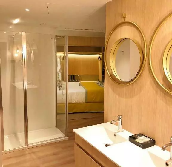 سوییت جونیور با چشم‌انداز دریا, Suites Del Mar By Melia