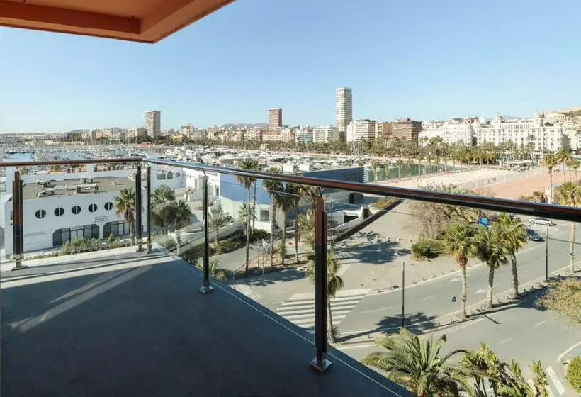 سوئیت جونیور با چشم‌انداز, Suites Del Mar By Melia