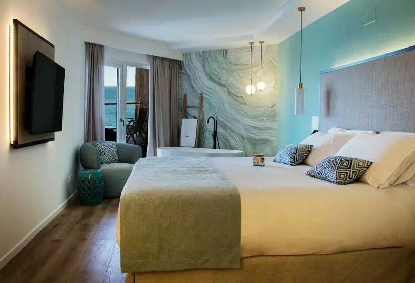 سوییت جونیور با چشم‌انداز دریا, Suites Del Mar By Melia