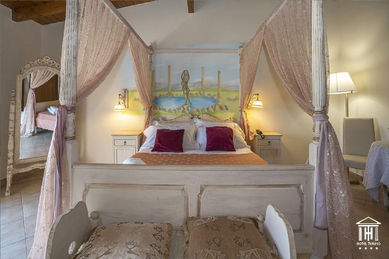 סוויטת ג'וניור, Tempio