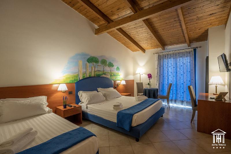 חדר סטנדרט לשלושה, Tempio