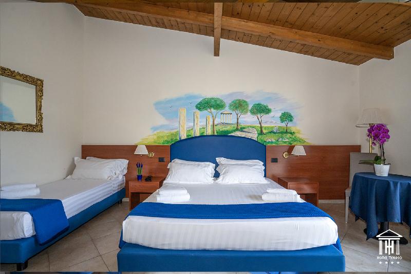 חדר סטנדרט לשלושה, Tempio