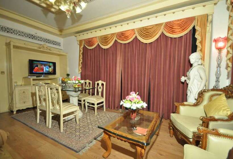 デラックススイート, Shiv Vilas Resort