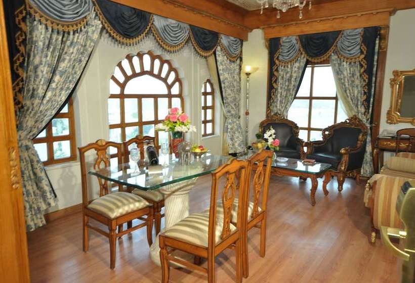 デラックススイート, Shiv Vilas Resort