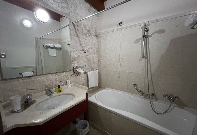 Номер Комфорт, Victor Country