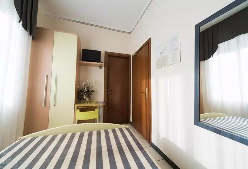 Standard Yhden Hengen Huone, Villa Igea