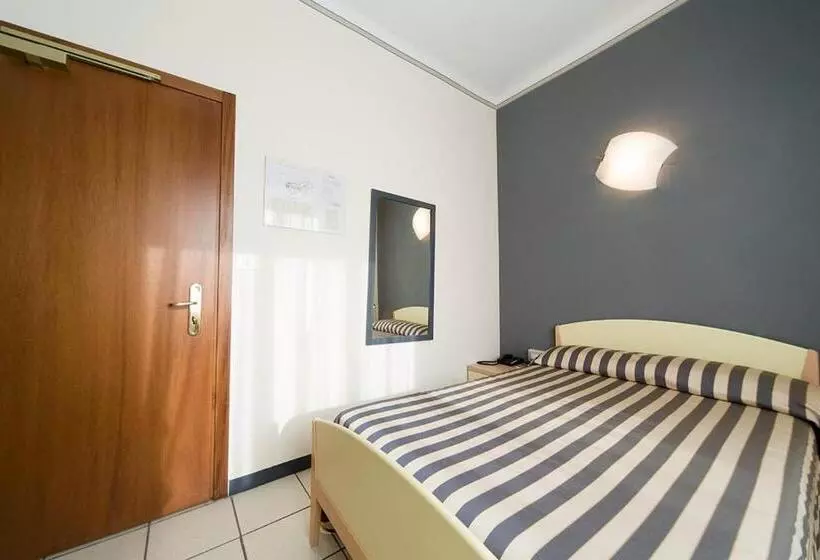 Standard Yhden Hengen Huone, Villa Igea
