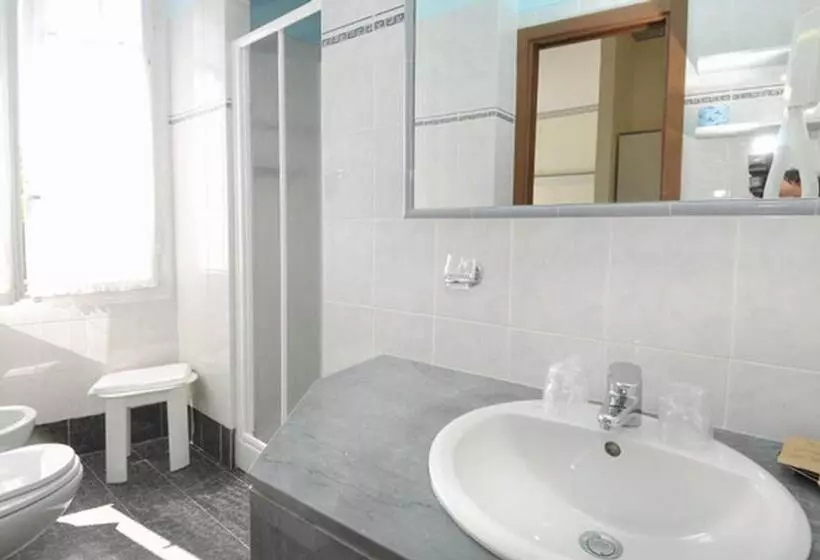 Standard Kolmen Hengen Huone, Villa Igea