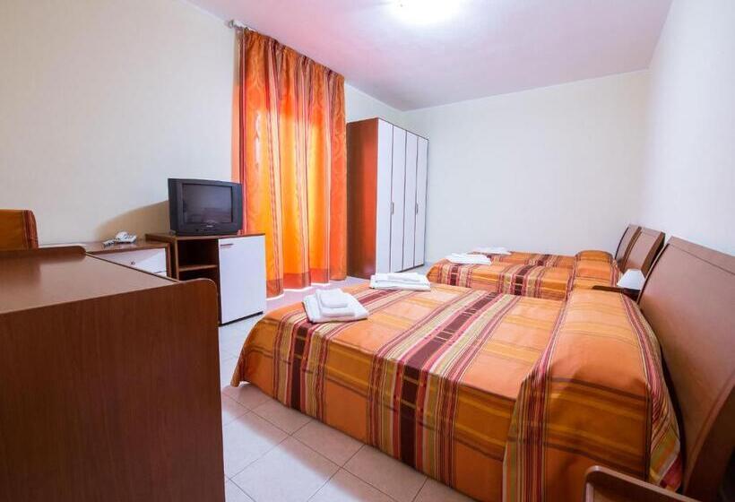 家庭间, Villaggio S. Antonio