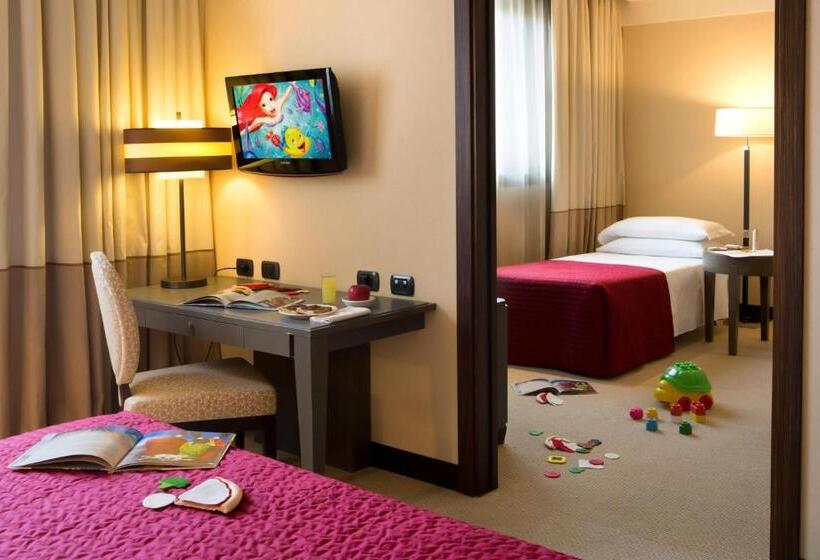 غرفة عائلية, Starhotels Grand Milan