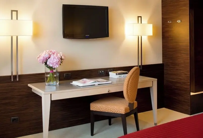 Standard-huone, Starhotels Grand Milan