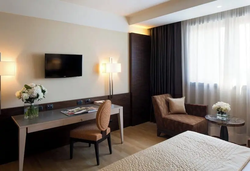 Deluxe-huone, Starhotels Grand Milan