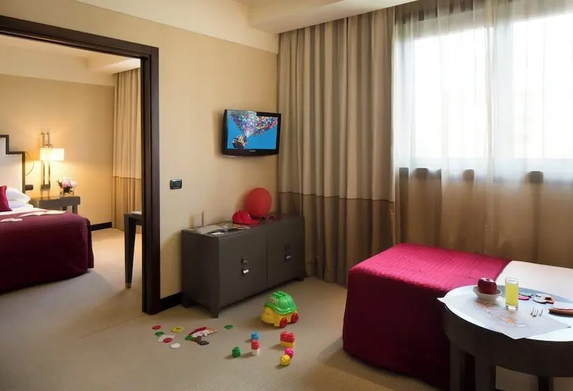 Perhehuone, Starhotels Grand Milan
