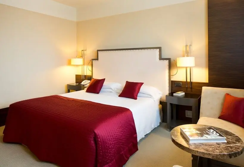 Perhehuone, Starhotels Grand Milan