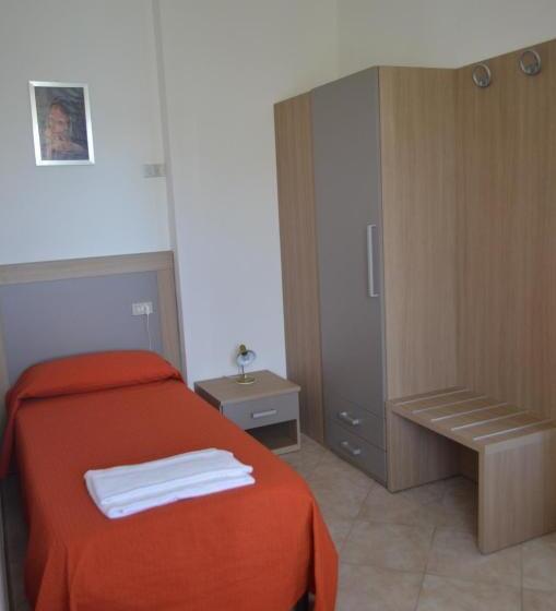 Номер Стандарт Трехместный, Albergo Diana