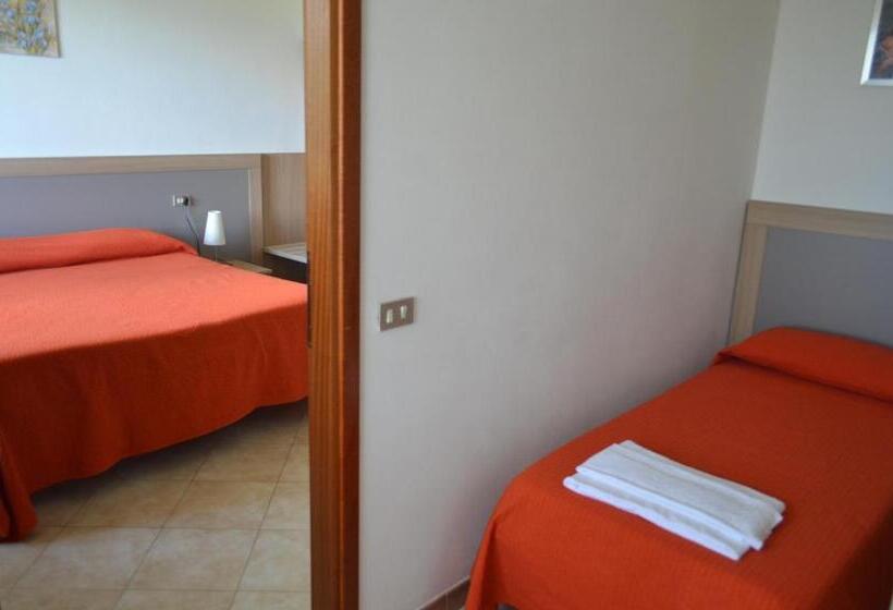 Номер Стандарт Трехместный, Albergo Diana