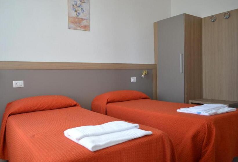 Четырехместный Номер Стандарт, Albergo Diana