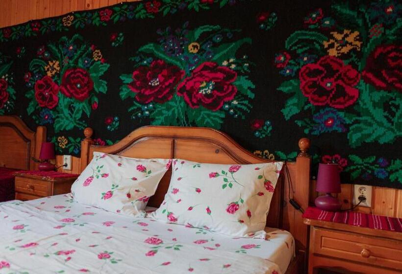 Трехместный Номер Стандарт с Балконом, Pensiunea Poiana De Vis