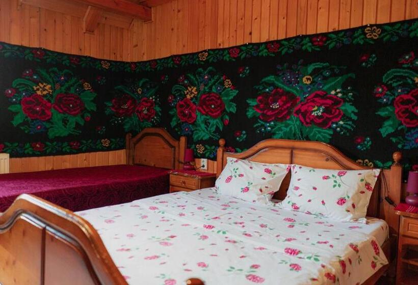 Трехместный Номер Стандарт с Балконом, Pensiunea Poiana De Vis