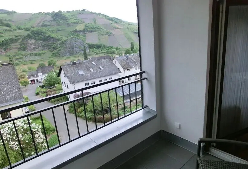 コンフォートルーム, Ferienweingut Hirschen Schulstraße