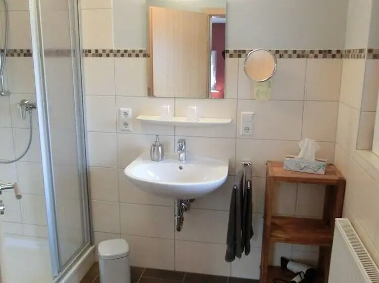 コンフォートルーム, Ferienweingut Hirschen Schulstraße