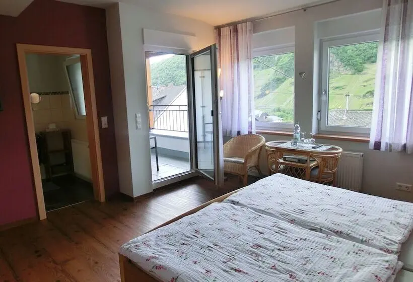 コンフォートルーム, Ferienweingut Hirschen Schulstraße