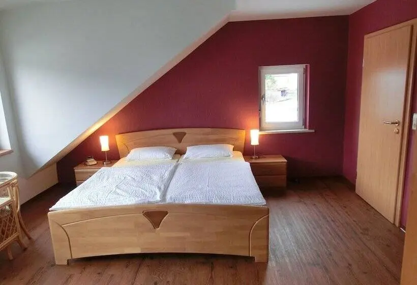 コンフォートルーム, Ferienweingut Hirschen Schulstraße
