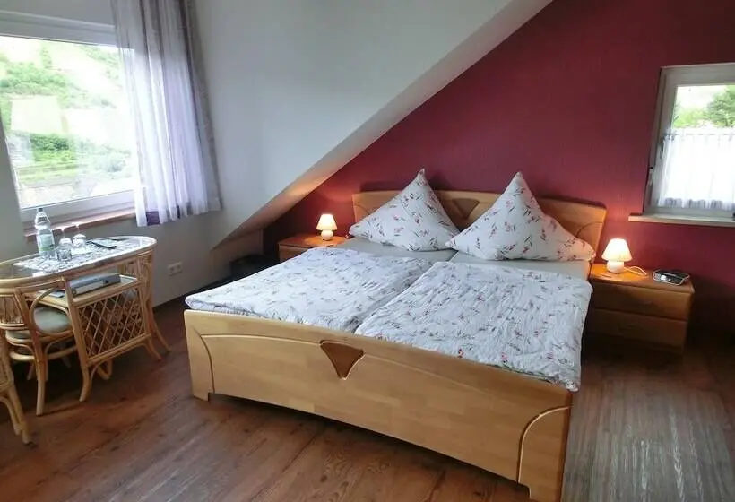 コンフォートルーム, Ferienweingut Hirschen Schulstraße