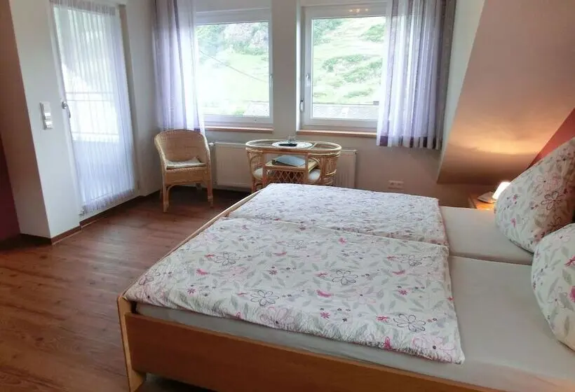 コンフォートルーム, Ferienweingut Hirschen Schulstraße