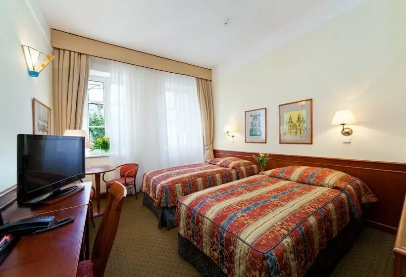سوییت جونیور, Boutique Hotel 16