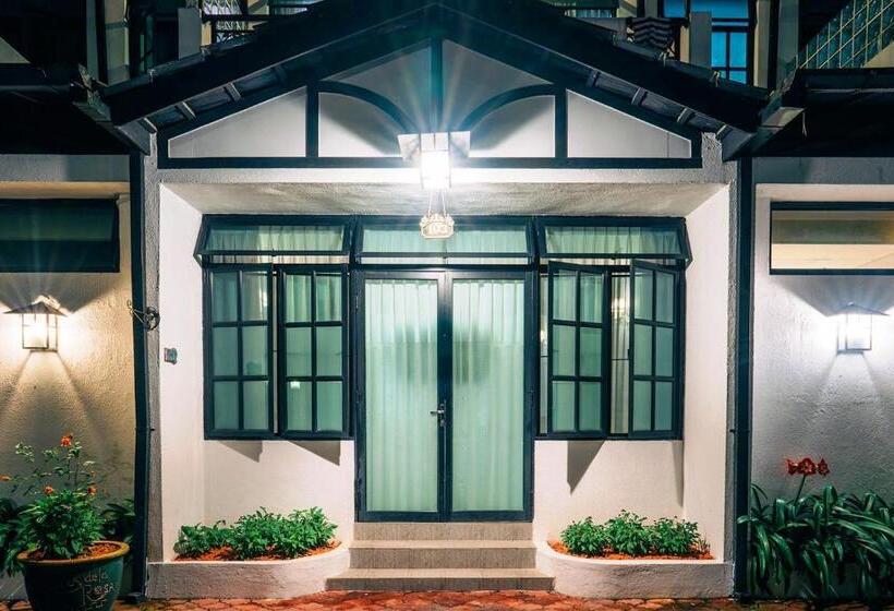 غرفة عائلية, Casa De La Rosa