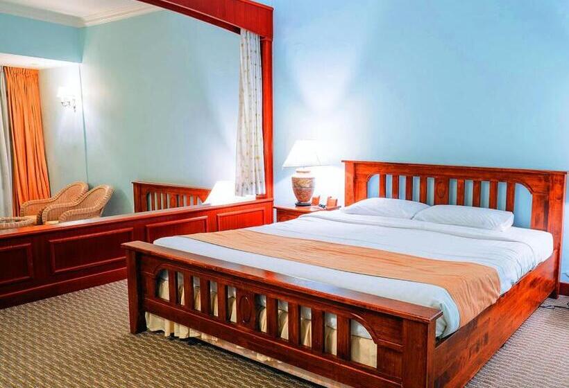 غرفة عائلية, Casa De La Rosa