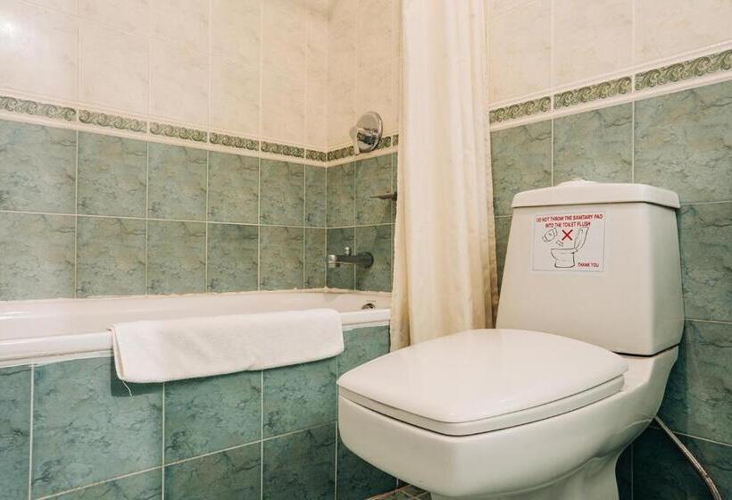 غرفة عائلية, Casa De La Rosa