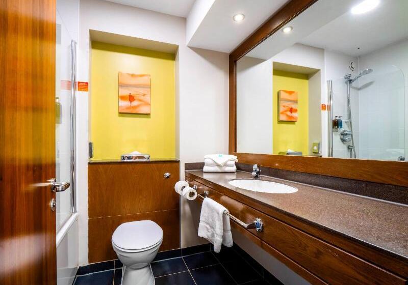 Номер Стандарт, Chessington