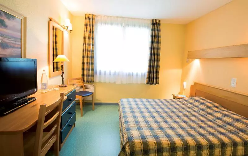 スタンダード４人部屋, Club Vacances Bleues Domaine De Chateau Laval