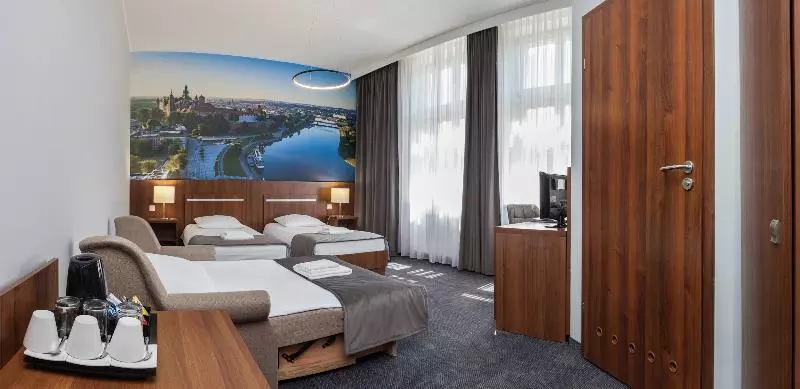 اتاق استاندارد سه نفره, Downtown Krakow