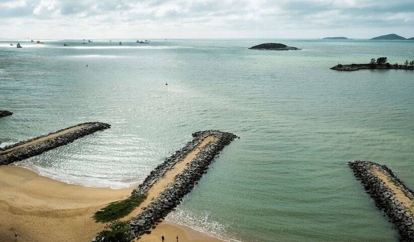 带海景的带双人床的标准间, Golden Tulip Macae