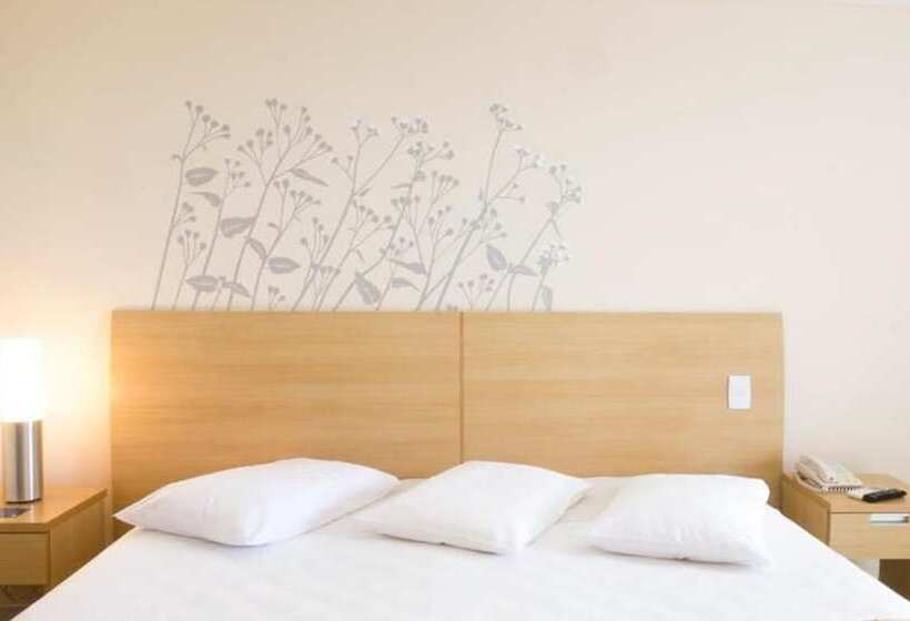 带海景的带双人床的标准间, Golden Tulip Macae