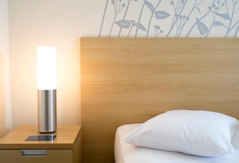 带海景的带双人床的标准间, Golden Tulip Macae