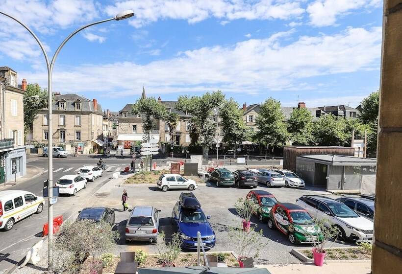 غرفة قياسية ثلاثية, La Reserve De Brive