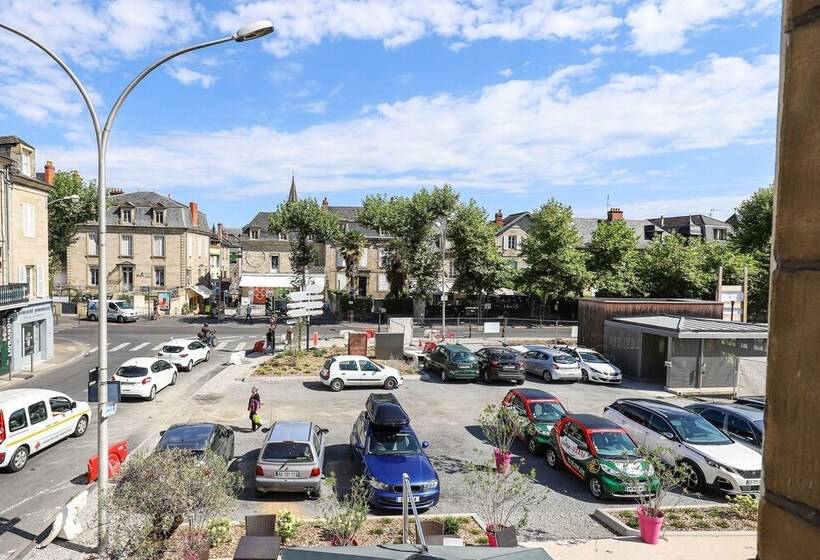 غرفة قياسية ثلاثية, La Reserve De Brive