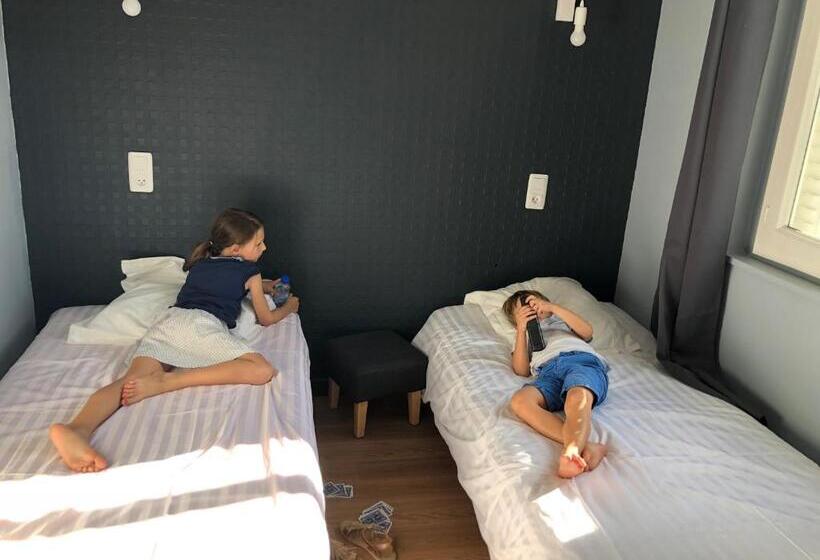 جناح عائلي, La Reserve De Brive