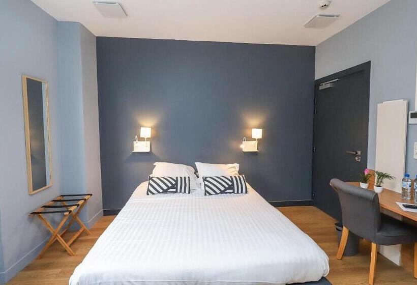 جناح عائلي, La Reserve De Brive